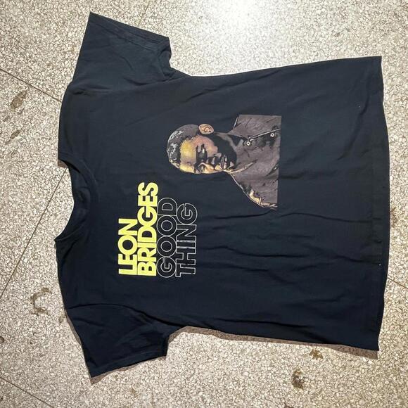 Leon Bridges Preowned XLarge Band T-shirt