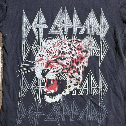 Def Leppard Small Band T-shirt