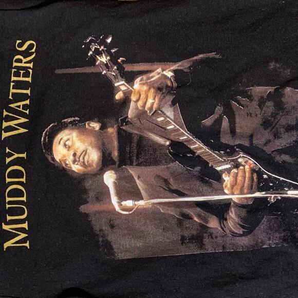 Muddy Waters preowned women’s Medium T-shirt
