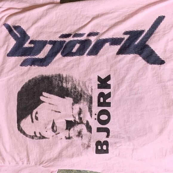 BJORK Medium Graphic Preowned T-shirt