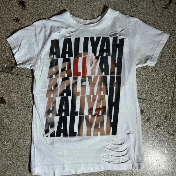 Aaliyah Preowned Large Band T-shirt
