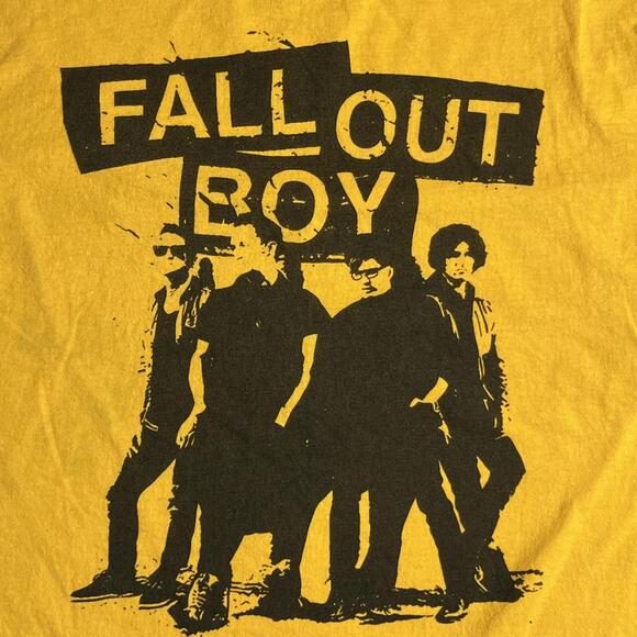 Fall Out Boy Preowned Large Band T-shirt