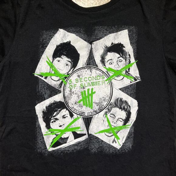 5 seconds of summer Preowned XLG Band T-shirt