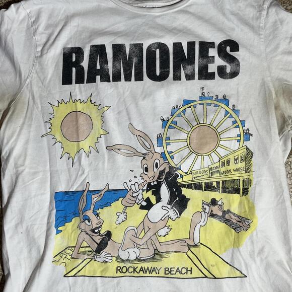Ramones Preowned Large Band T-shirt