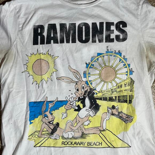 Ramones Preowned Large Band T-shirt