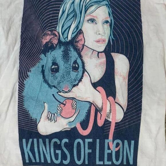Kings of Leon small graphic preowned tshirt