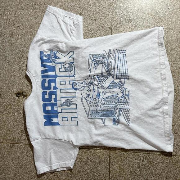 Massive Attack Preowned Large T-shirt