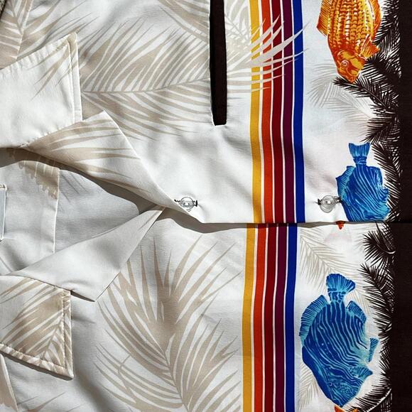 Vintage Kai Nani Hawaiian button down preowned large shirt