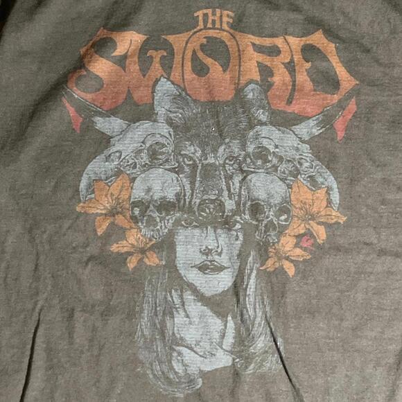 The sword Preowned Large T-shirt