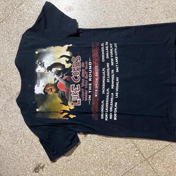 Luke Combs preowned Medium Band T-shirt