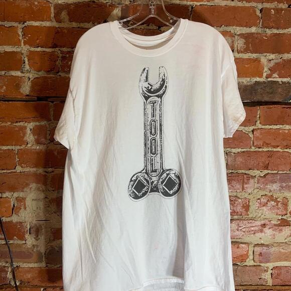 Tool 2XLarge white graphic preowned T-shirt