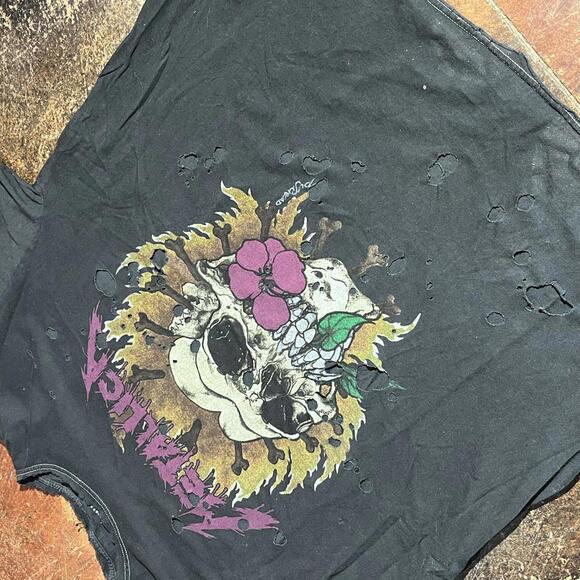 Metallica Preowned distressed OS Band T-shirt