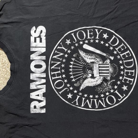Ramones PreOwned XL band tshirt