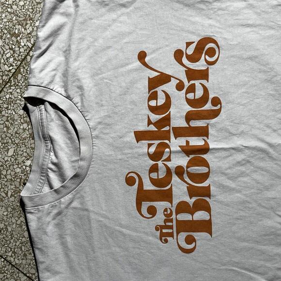 The Teskey Brothers preowned Medium Band T-shirt