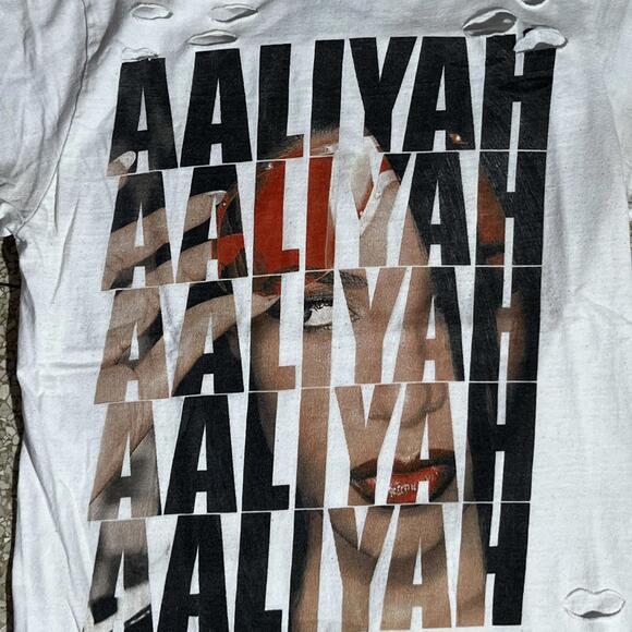 Aaliyah Preowned Large Band T-shirt