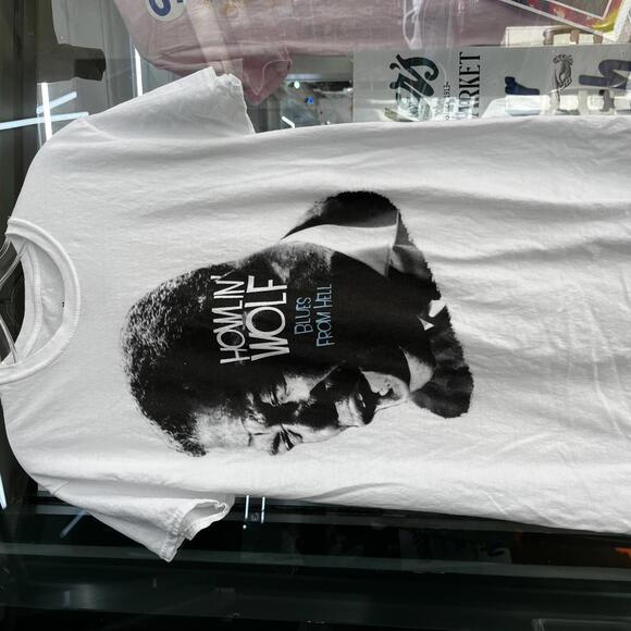 Howlin wolf preowned Medium T-shirt