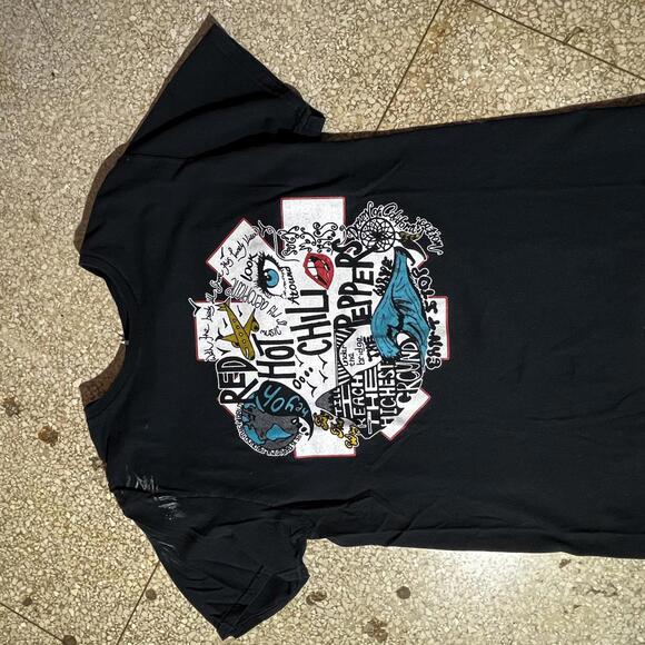 Red Hot Chili Peppers Preowned Medium Band T-shirt