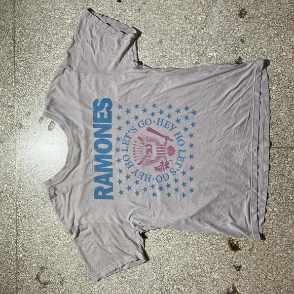 Ramones PreOwned Small Band TShirt