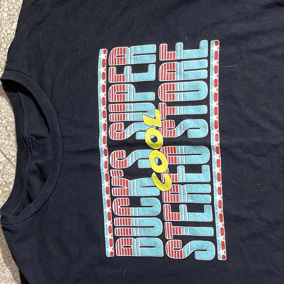 Bucks Super Cool Stereo Store preowned Large T-shirt