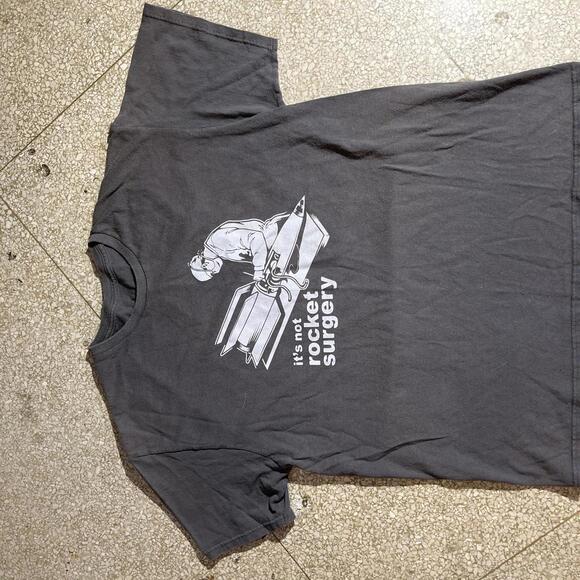 It’s not rocket surgery preowned Large T-shirt