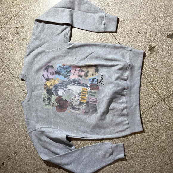 Taylor swift PreOwned Medium Band Sweatshirt