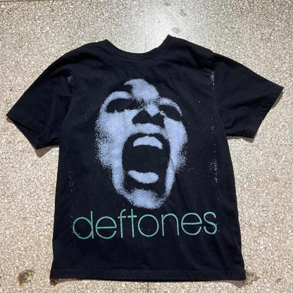 deftones 10/12 Kids PreOwned Large Band Tshirt