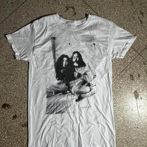 John and yoko PreOwned Small Band TShirt