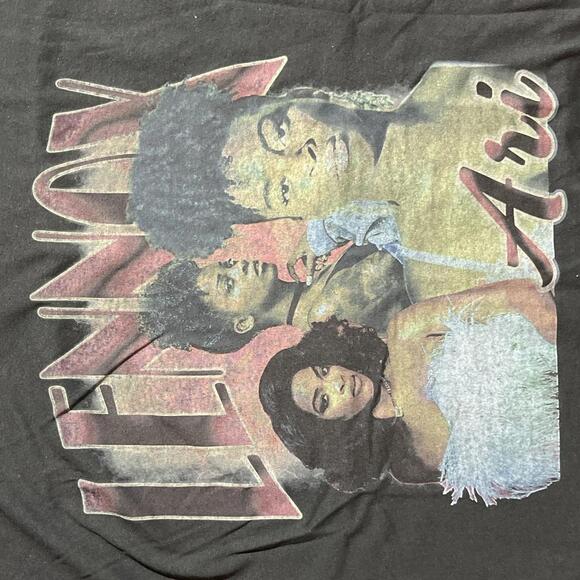 Lennox PreOwned XL band tshirt