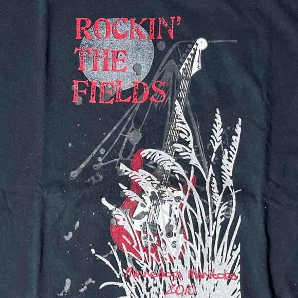 Rockin the fields Preowned Medium Band T-shirt